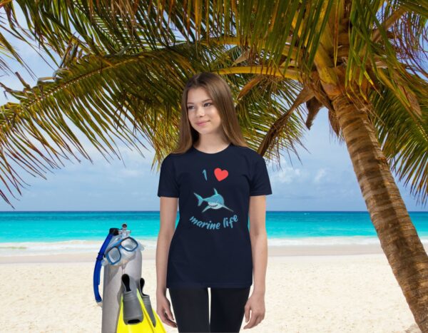 I love marinelife shark Youth Short Sleeve T-Shirt