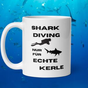 Shark Diving Echte Kerle White Mug