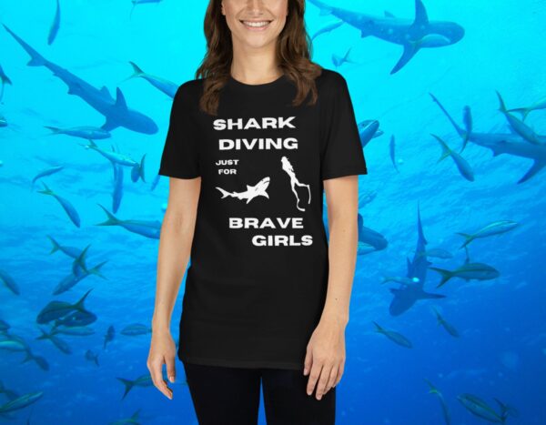 Shark Diving just for Brave Girls dangerous Short-Sleeve Unisex T-Shirt