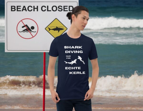 Shark Diving nur für Echte Kerle gefährlich Short-Sleeve Unisex T-Shirt